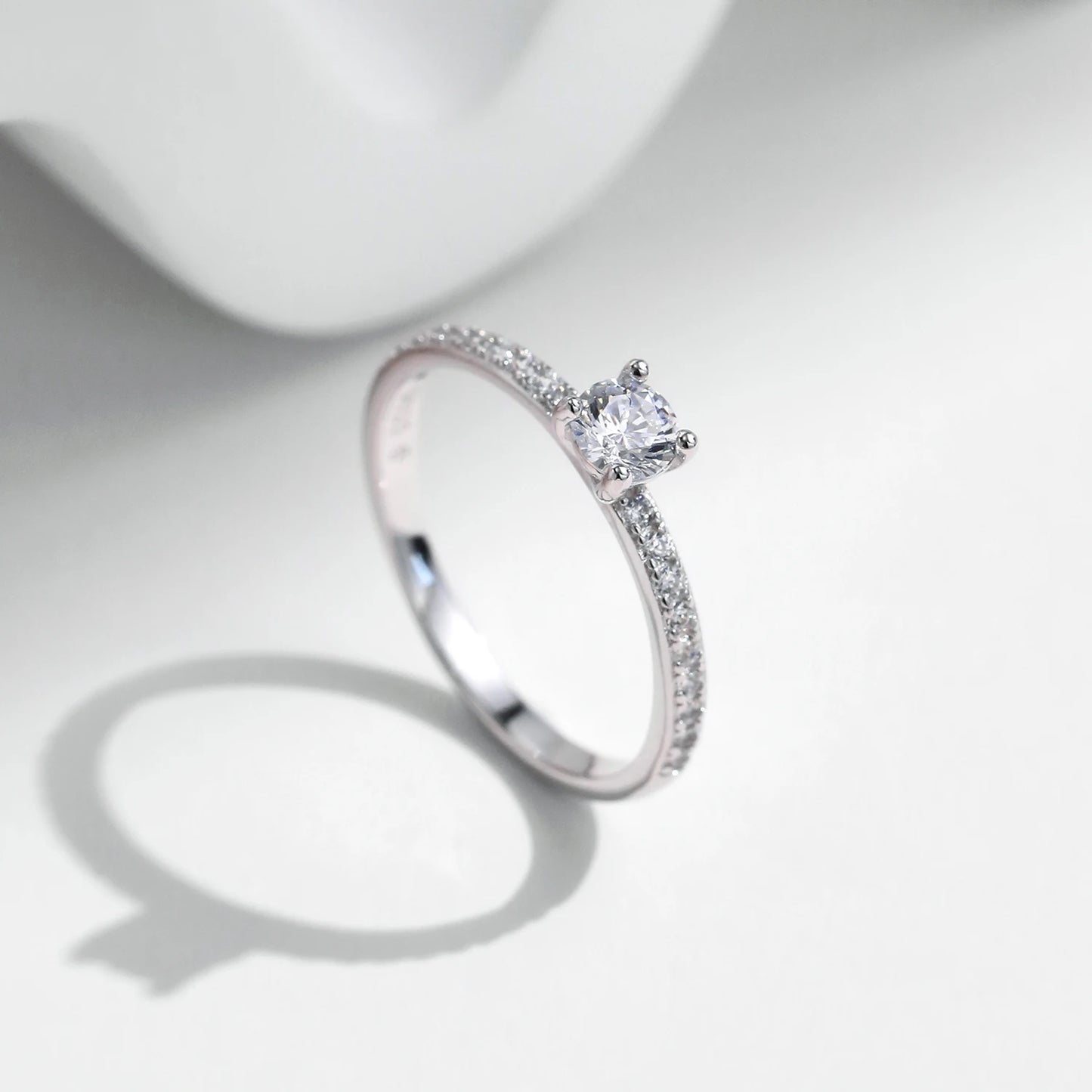 MODIAN Moissanite Ring